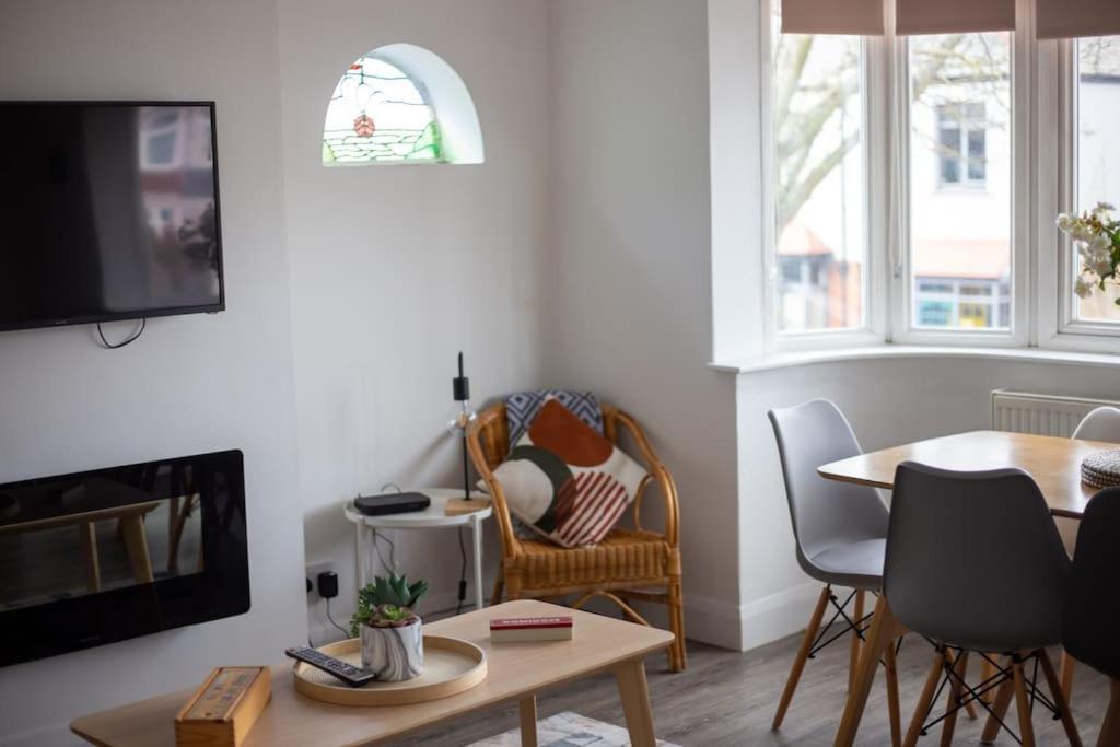 Stylish Retreat In Leigh-On-Sea Apartment Southend-on-Sea Exterior foto